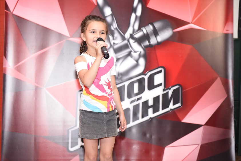 Дочь священника из шоу &quot;Голос країни-7&quot; пришла на кастинг &quot;Голос. Діти-4&quot;